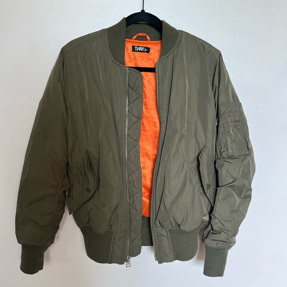 Aritizia TNA green bomber jacket - sz xs